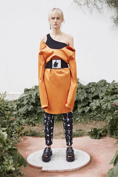 Look 3